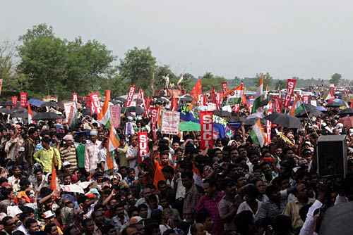 प. बंगाल में पसोपेश में वाममोर्चा