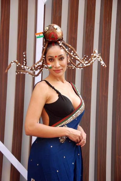 हॉट गर्ल सोफिया हयात को 'हैप्‍पी बर्थडे' | हॉट सनी लियोन