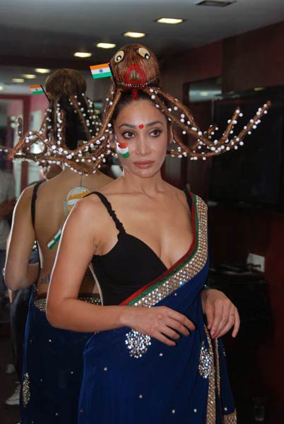 हॉट गर्ल सोफिया हयात को 'हैप्‍पी बर्थडे' | हॉट सनी लियोन