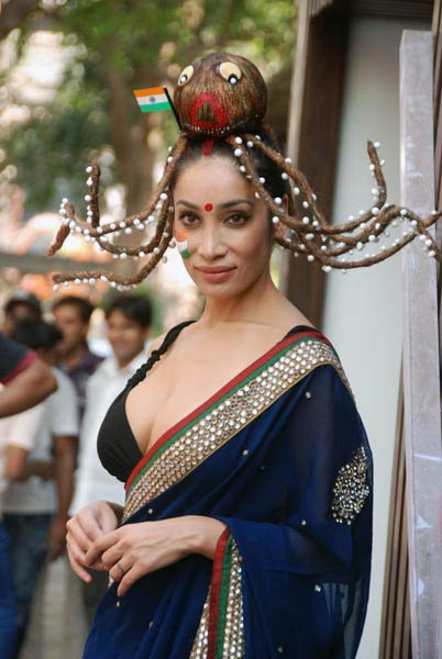 हॉट गर्ल सोफिया हयात को 'हैप्‍पी बर्थडे' | हॉट सनी लियोन