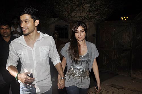 रणवीर की पार्टी में किसने किया धमाल । सितारों की मस्‍ती