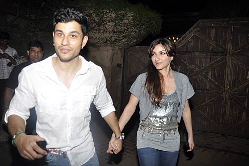 रणवीर की पार्टी में किसने किया धमाल । सितारों की मस्‍ती