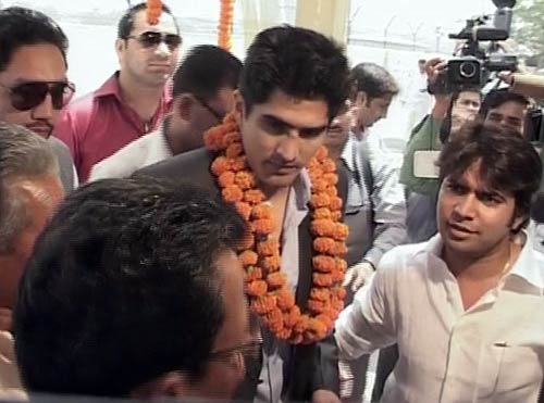 Happy B'day विजेंदर सिंह  | कौन हैं जीवनसंगिनी