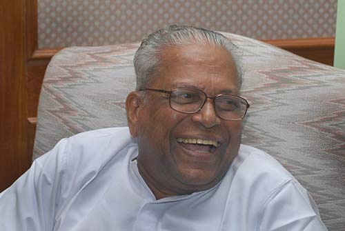 फोटो: जनता ने किसे पहनाया जीत का ताज...