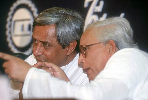 प. बंगाल में पसोपेश में वाममोर्चा