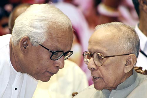 प. बंगाल में पसोपेश में वाममोर्चा