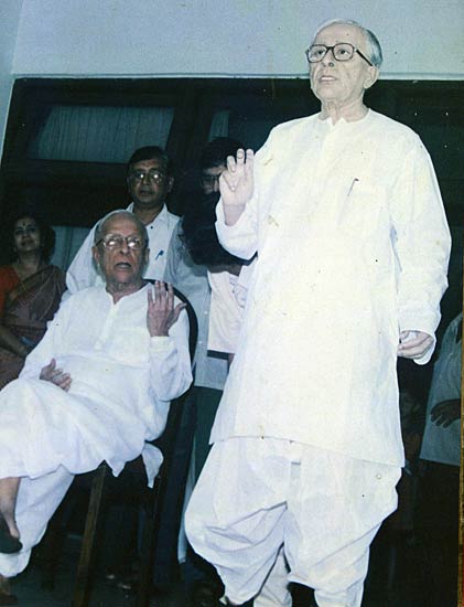 प. बंगाल में पसोपेश में वाममोर्चा