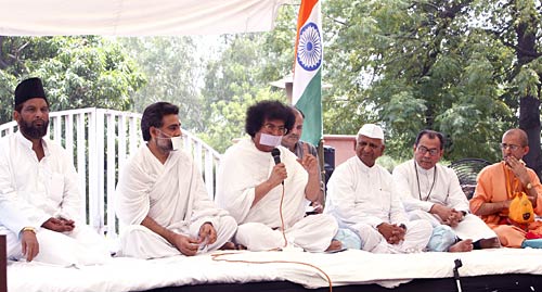 क्‍या हुआ अन्‍ना के अनशन में? । क्‍यों किया अन्‍ना ने अनशन?