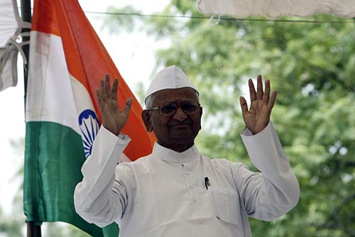 क्‍या हुआ अन्‍ना के अनशन में? । क्‍यों किया अन्‍ना ने अनशन?