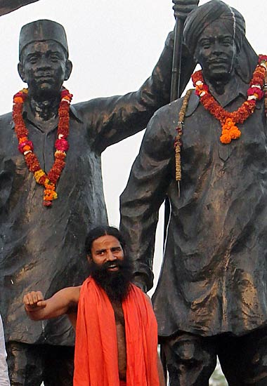 ...और शुरू हो गया रामदेव का सत्‍याग्रह । रामदेव की जिंदगी
