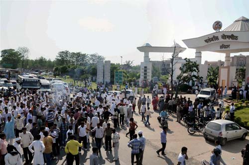 बाबा रामदेव अस्‍पताल में भर्ती