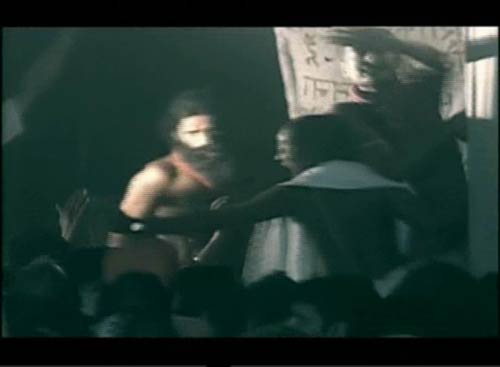 देखें कैसे कुचला गया बाबा का सत्‍याग्रह । बाबा हुए गिरफ्तार