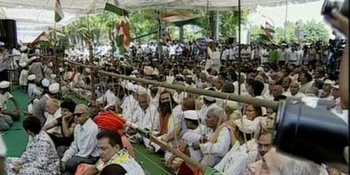 क्‍या हुआ अन्‍ना के अनशन में? । क्‍यों किया अन्‍ना ने अनशन?