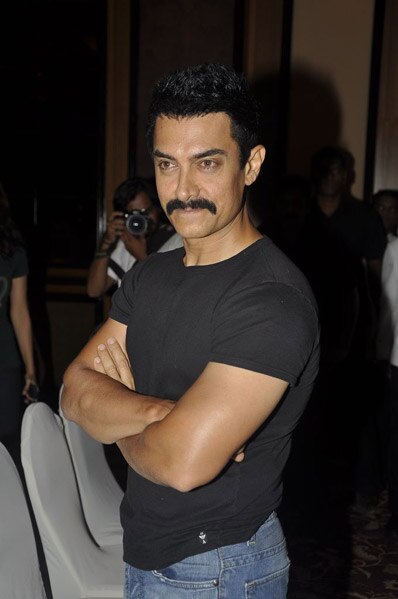 आमिर खान बन गए हैं आइटम ब्वाय