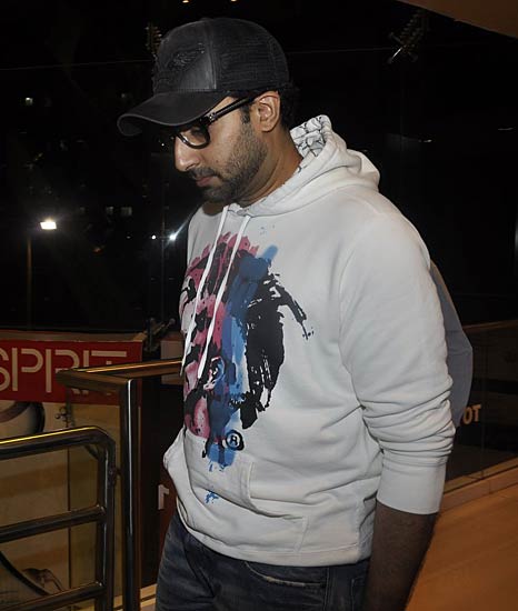 दमकने लगा ऐश-अभिषेक का चेहरा...| ऐश को मातृत्‍व सुख