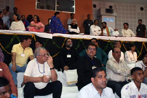 आडवाणी ने किया मध्‍यप्रदेश नाट्य विद्यालय का उद्घाटन