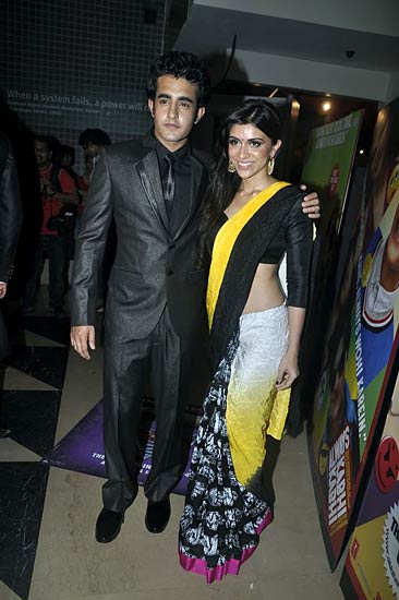 'ऑलवेज कभी-कभी' के प्रीमियर पर सितारे । सितारों की मस्‍ती