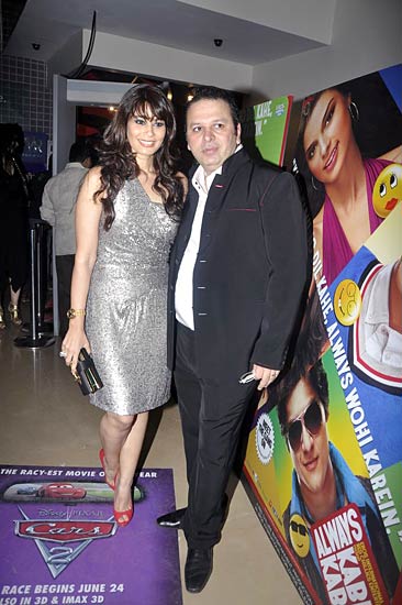 'ऑलवेज कभी-कभी' के प्रीमियर पर सितारे । सितारों की मस्‍ती