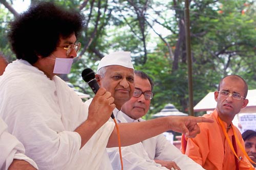 क्‍या हुआ अन्‍ना के अनशन में? । क्‍यों किया अन्‍ना ने अनशन?