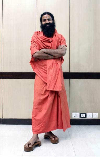 तस्‍वीरों में बाबा रामदेव की जिंदगी । पार्टी नहीं बनाऊंगा