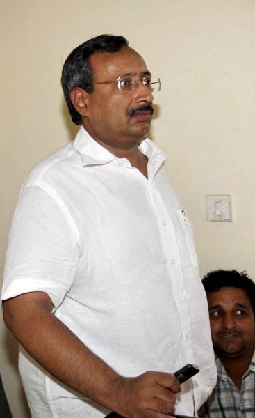 फोटो: कौन आए रामदेव के समर्थन में? । सड़कों पर समर्थक