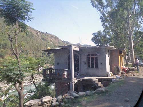 स्‍वर्ग के द्वार खोलते बद्रीनाथ-केदारनाथ | देखें दार्जीलिंग