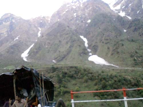 स्‍वर्ग के द्वार खोलते बद्रीनाथ-केदारनाथ | देखें दार्जीलिंग