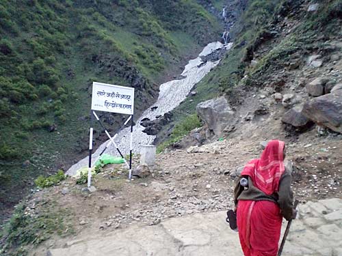 स्‍वर्ग के द्वार खोलते बद्रीनाथ-केदारनाथ | देखें दार्जीलिंग