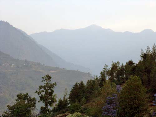 स्‍वर्ग के द्वार खोलते बद्रीनाथ-केदारनाथ | देखें दार्जीलिंग