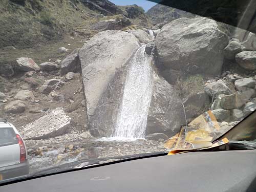 स्‍वर्ग के द्वार खोलते बद्रीनाथ-केदारनाथ | देखें दार्जीलिंग