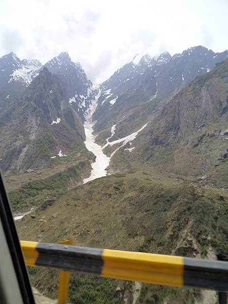 स्‍वर्ग के द्वार खोलते बद्रीनाथ-केदारनाथ | देखें दार्जीलिंग