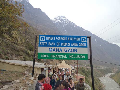 स्‍वर्ग के द्वार खोलते बद्रीनाथ-केदारनाथ | देखें दार्जीलिंग