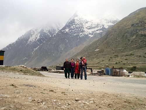 स्‍वर्ग के द्वार खोलते बद्रीनाथ-केदारनाथ | देखें दार्जीलिंग