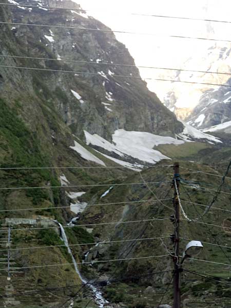 स्‍वर्ग के द्वार खोलते बद्रीनाथ-केदारनाथ | देखें दार्जीलिंग