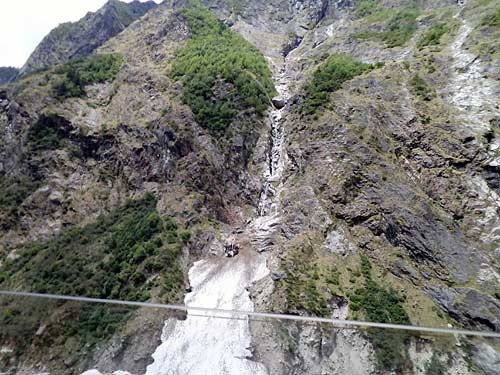 स्‍वर्ग के द्वार खोलते बद्रीनाथ-केदारनाथ | देखें दार्जीलिंग