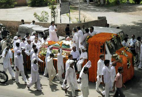 4 जून 2011: तस्‍वीरों में देखें दिनभर की बड़ी खबरें