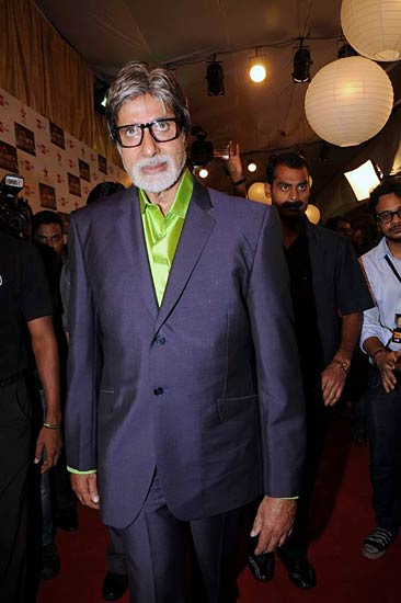 बिग टेलीविजन अवार्ड समारोह में सितारे । सितारों की मस्‍ती