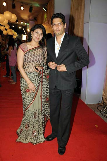 बिग टेलीविजन अवार्ड समारोह में सितारे । सितारों की मस्‍ती