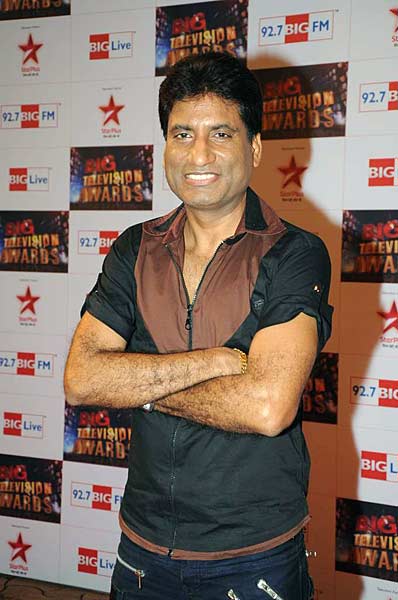 बिग टेलीविजन अवार्ड समारोह में सितारे । सितारों की मस्‍ती