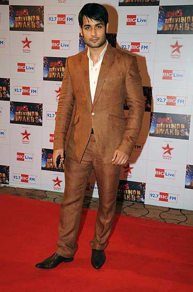 बिग टेलीविजन अवार्ड समारोह में सितारे । सितारों की मस्‍ती