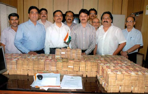 21 जून 2011: तस्‍वीरों में देखें दिनभर की बड़ी खबरें