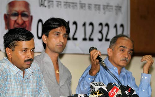 13 जून 2011: तस्‍वीरों में देखें दिनभर की बड़ी खबरें