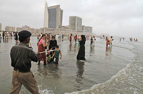 9 जून 2011: तस्‍वीरों में दिनभर की बड़ी खबरें