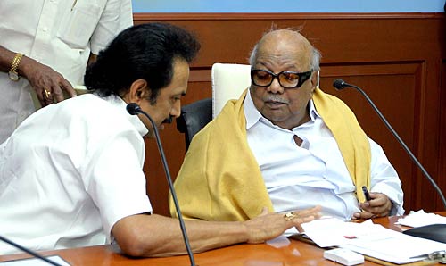 11 जून 2011: तस्‍वीरों में दिनभर की बड़ी खबरें