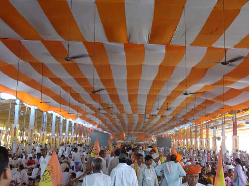 देखिए बाबा ने कैसे तोड़ा अनशन... । सत्याग्रह का दमन