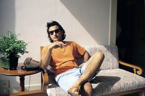 हर फिक्र को धुएं में उड़ाता चला गया...| ग्लैमर का तड़का