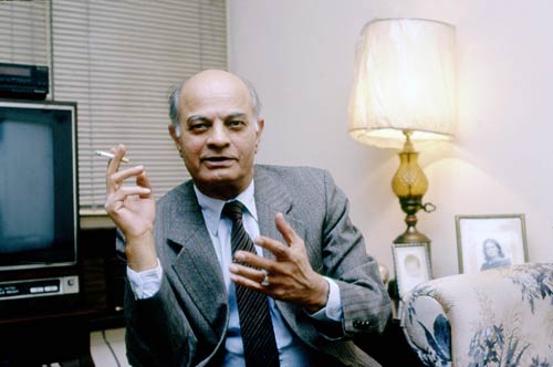 हर फिक्र को धुएं में उड़ाता चला गया...| ग्लैमर का तड़का