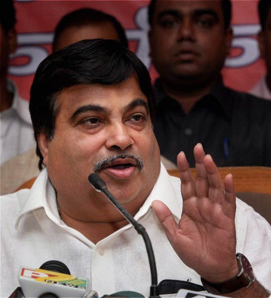 कार्रवाई के बाद किसने किया रामदेव का समर्थन