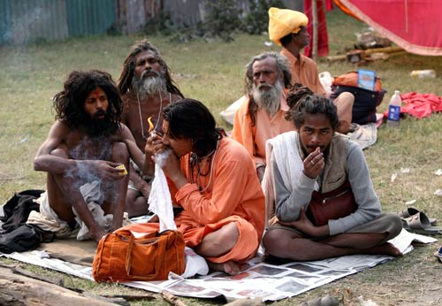 हर फिक्र को धुएं में उड़ाता चला गया...| ग्लैमर का तड़का