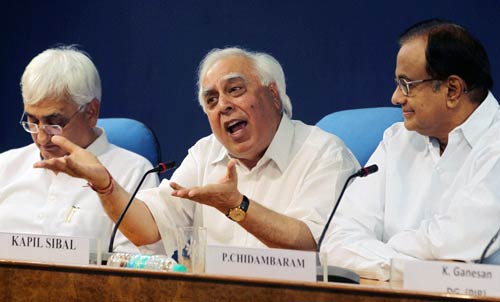 16 जून 2011: तस्‍वीरों में देखें दिनभर की बड़ी खबरें